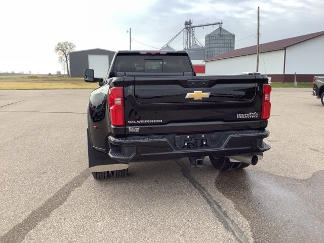 2022 Chevrolet Silverado 3500 HD High Country