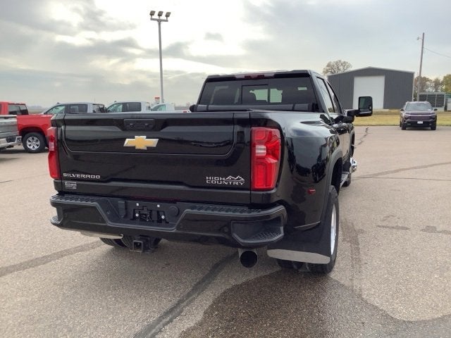 2022 Chevrolet Silverado 3500 HD High Country