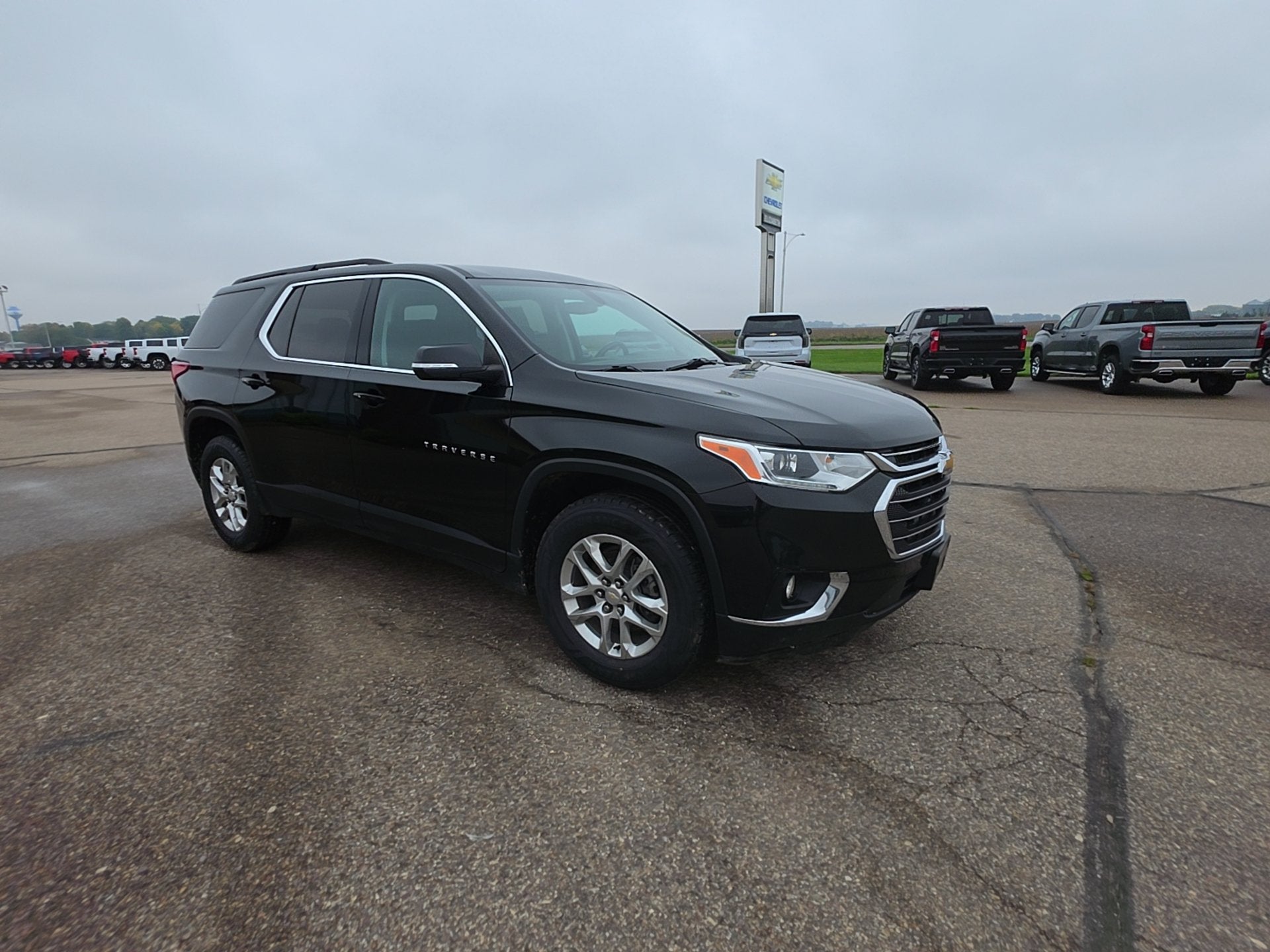 2021 Chevrolet Traverse LT Cloth