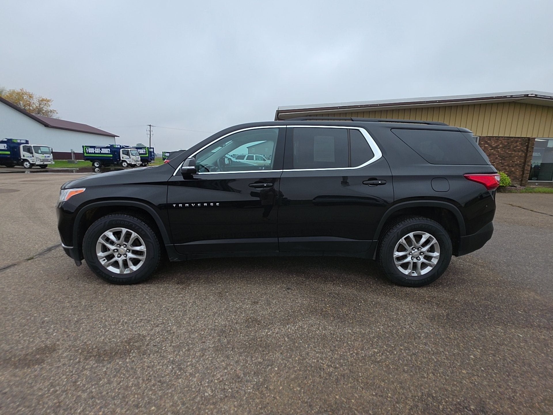 2021 Chevrolet Traverse LT Cloth